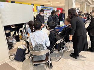 「大阪府中小企業家同友会「働きたい生徒との交流会」に参加」を開催